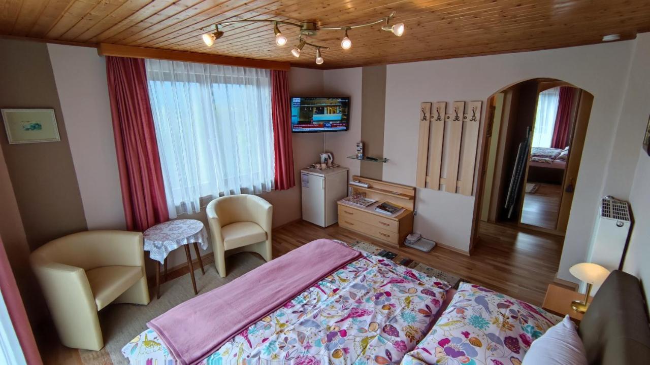古托尼克度假乐土酒店 Pörtschach am Wörthersee 外观 照片